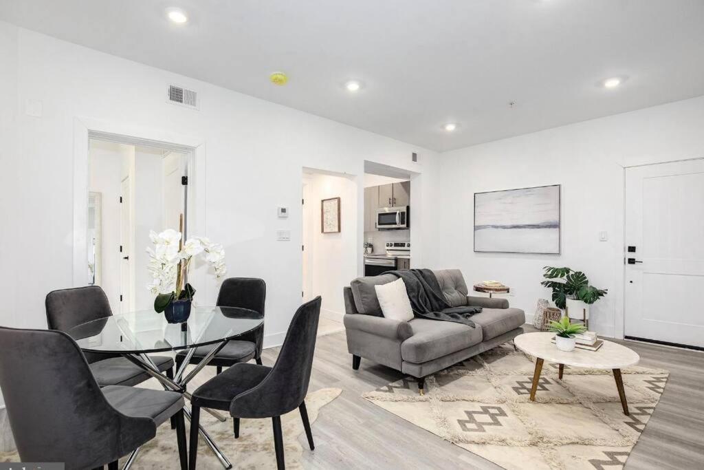 Amazing Capital Hill Apt , Step Away Gym, Shopping Washington Bagian luar foto