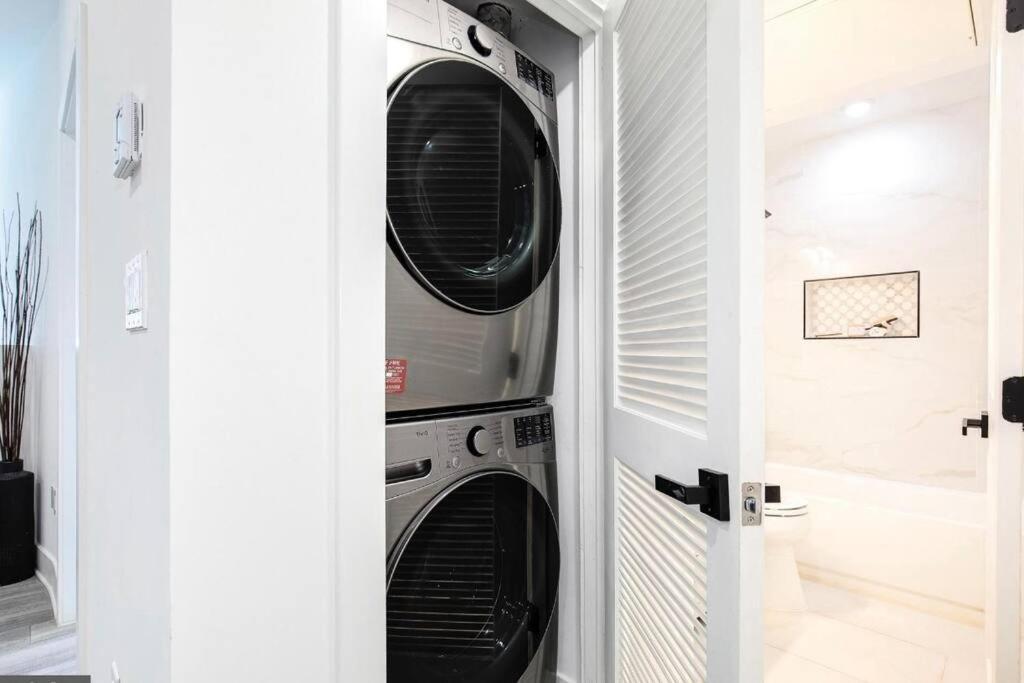 Amazing Capital Hill Apt , Step Away Gym, Shopping Washington Bagian luar foto